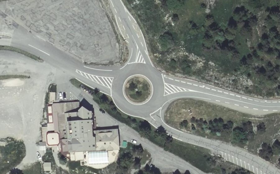 Vue aérienne du Rond-point anonyme n°100007972