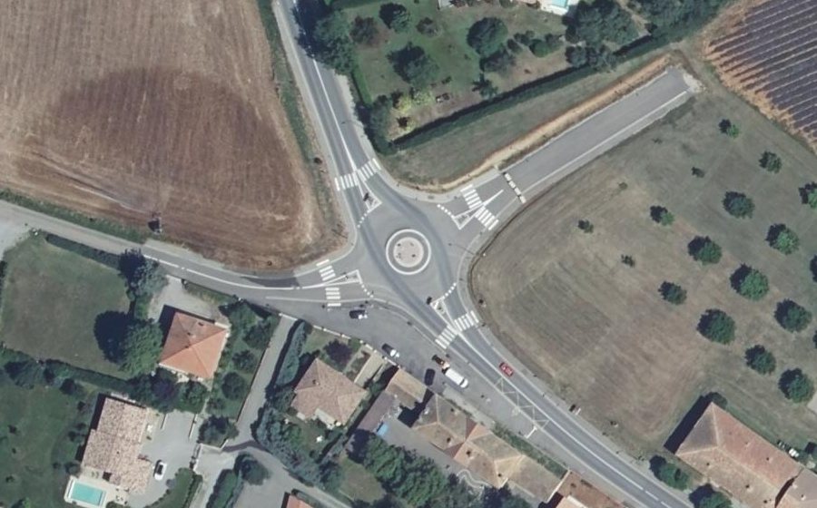 Vue aérienne du Rond-point anonyme n°1000300511