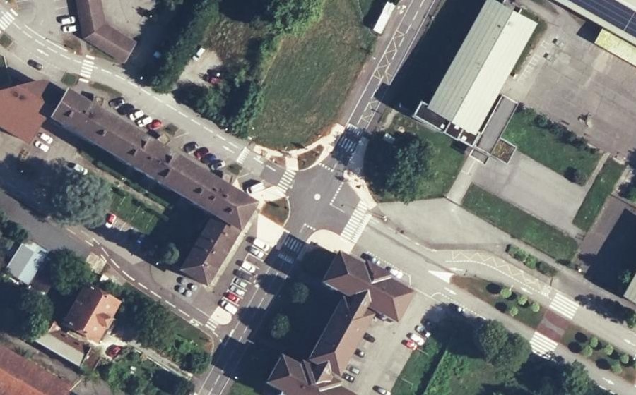 Vue aérienne du Mini-giratoire n°31898199