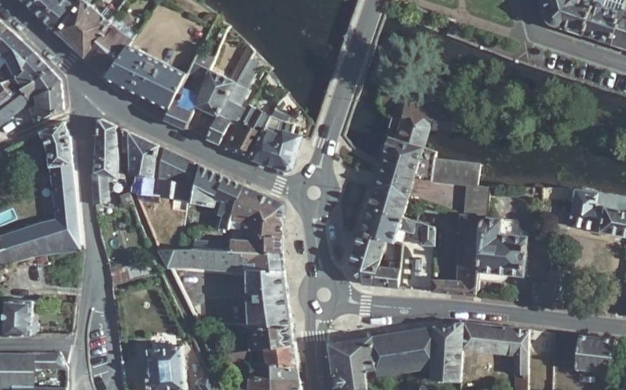 Vue aérienne du Mini-giratoire n°32031115