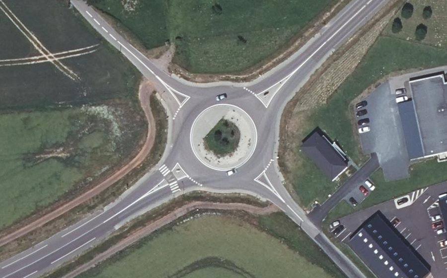 Vue aérienne du Rond-point anonyme n°1000361418
