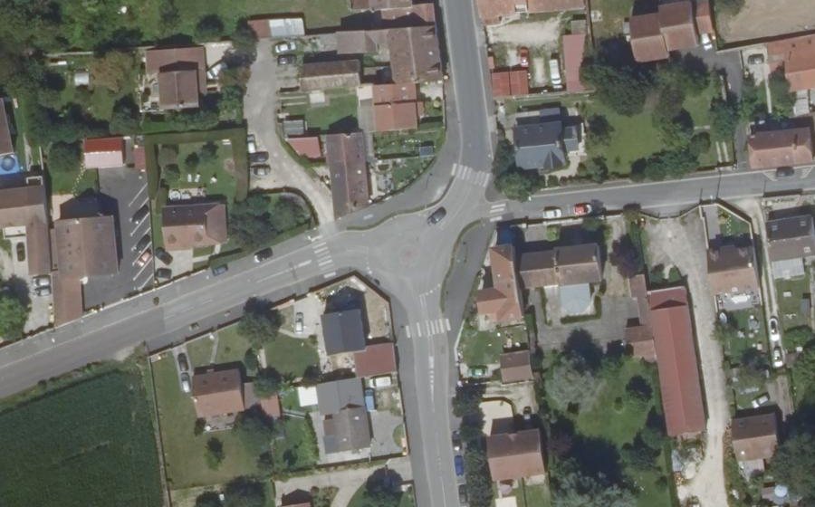 Vue aérienne du Mini-giratoire n°48046114
