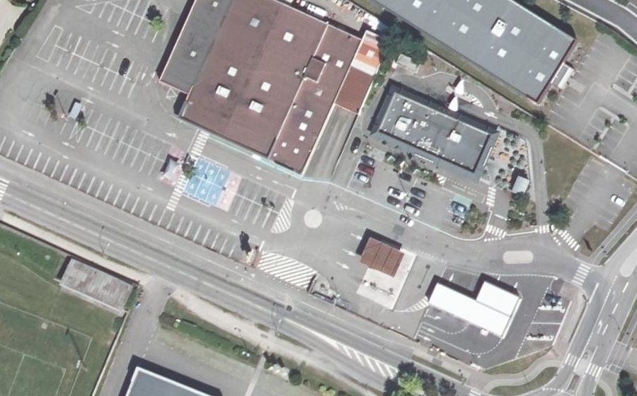 Vue aérienne du Mini-giratoire n°50682873