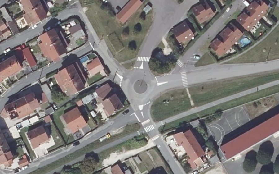 Vue aérienne du Rond-point anonyme n°100053948