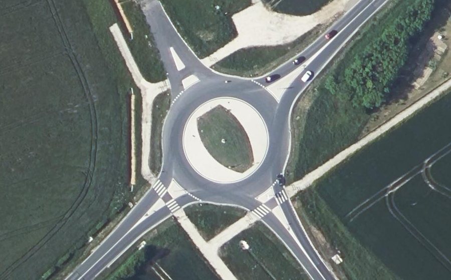 Vue aérienne du Rond-point anonyme n°1000577947
