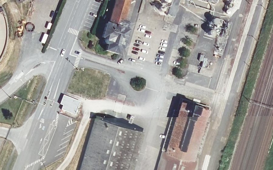 Vue aérienne du Rond-point anonyme n°100083257