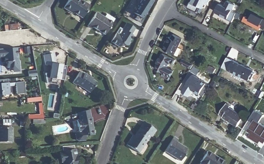 Vue aérienne du Rond-point anonyme n°1000854105
