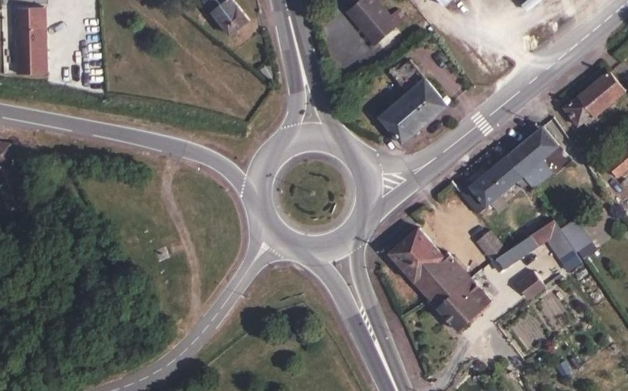 Vue aérienne du Rond-point anonyme n°100152901
