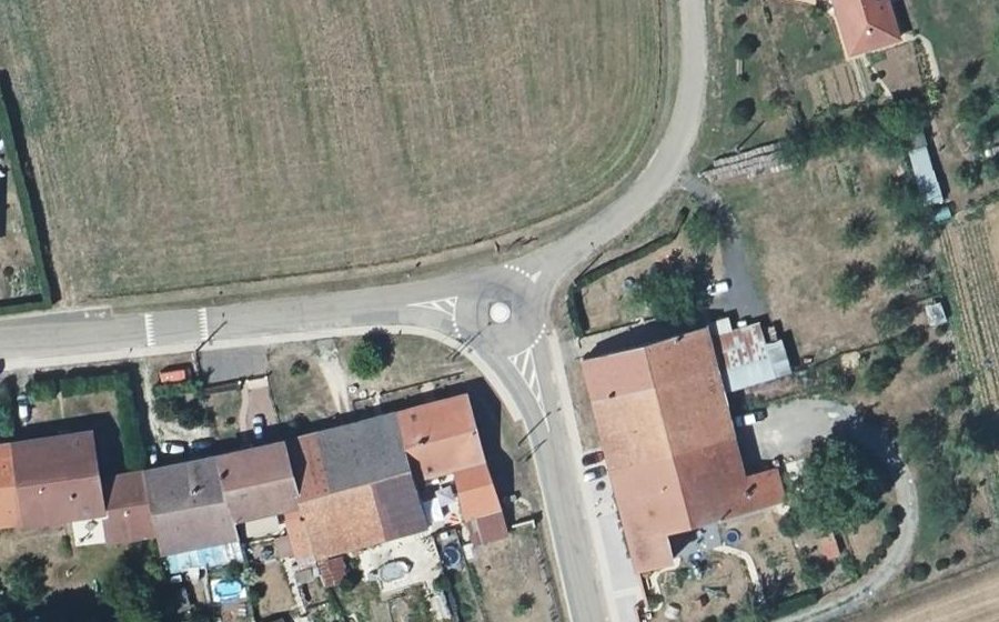 Vue aérienne du Mini-giratoire n°164659949