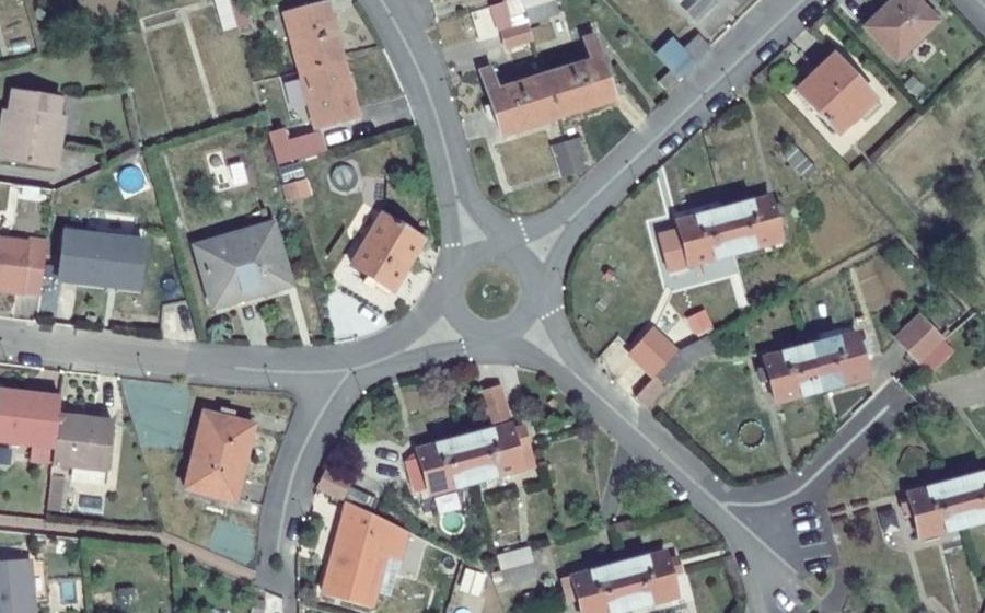 Vue aérienne du Mini-giratoire n°169061558