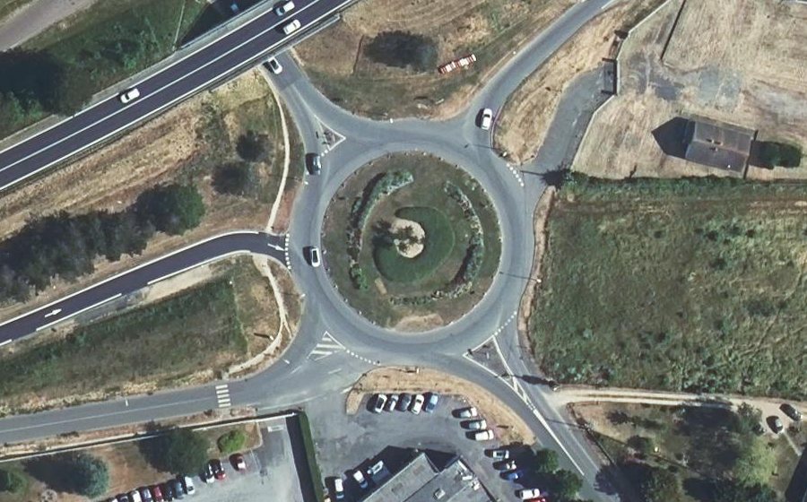 Vue aérienne du Rond-point anonyme n°100206187