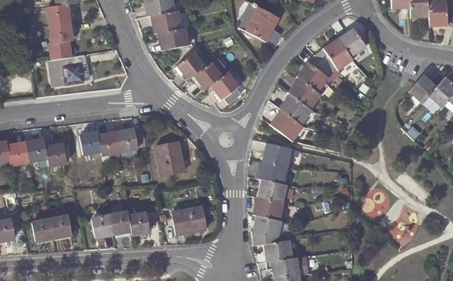 Vue aérienne du Mini-giratoire n°206896917