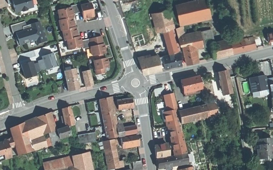 Vue aérienne du Mini-giratoire n°207603312