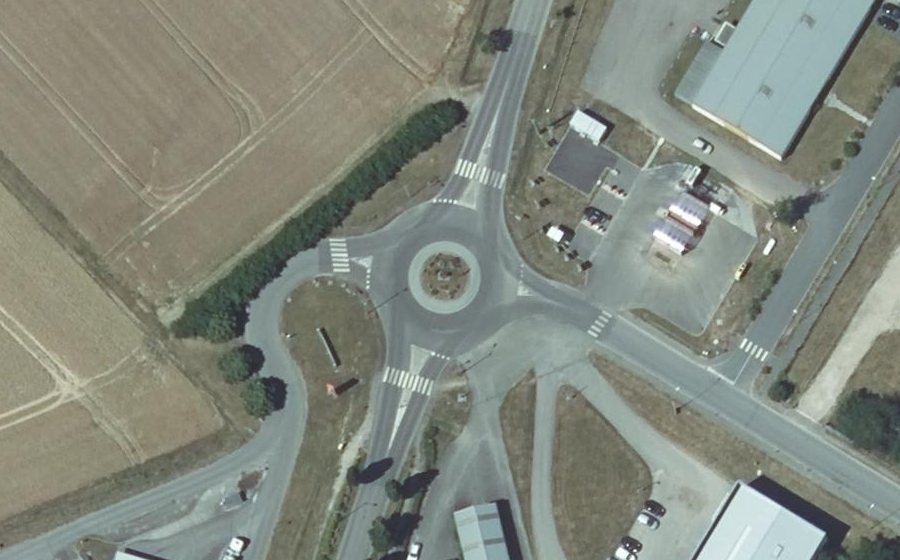 Vue aérienne du Rond-point anonyme n°100221128