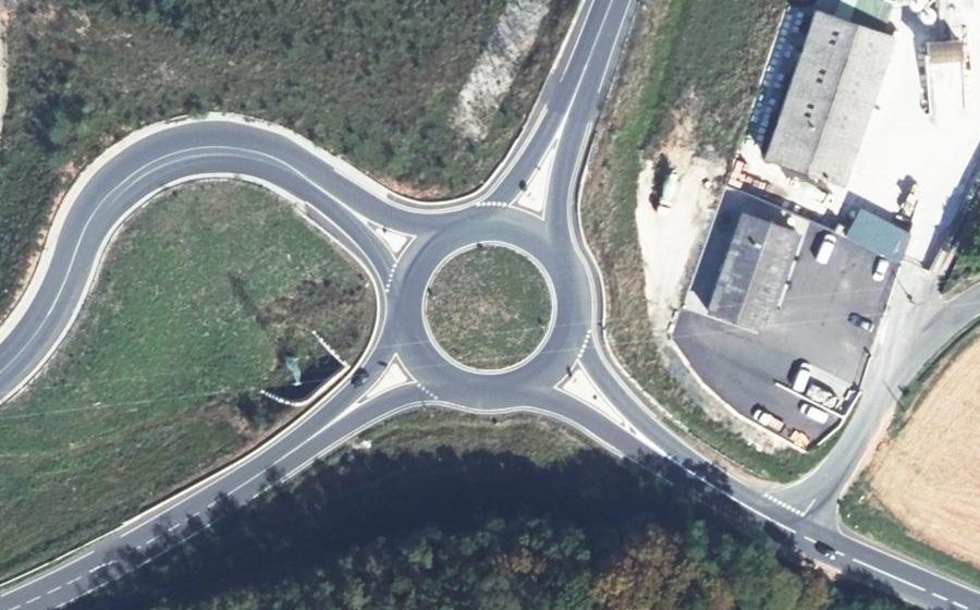 Vue aérienne du Rond-point anonyme n°1002264677