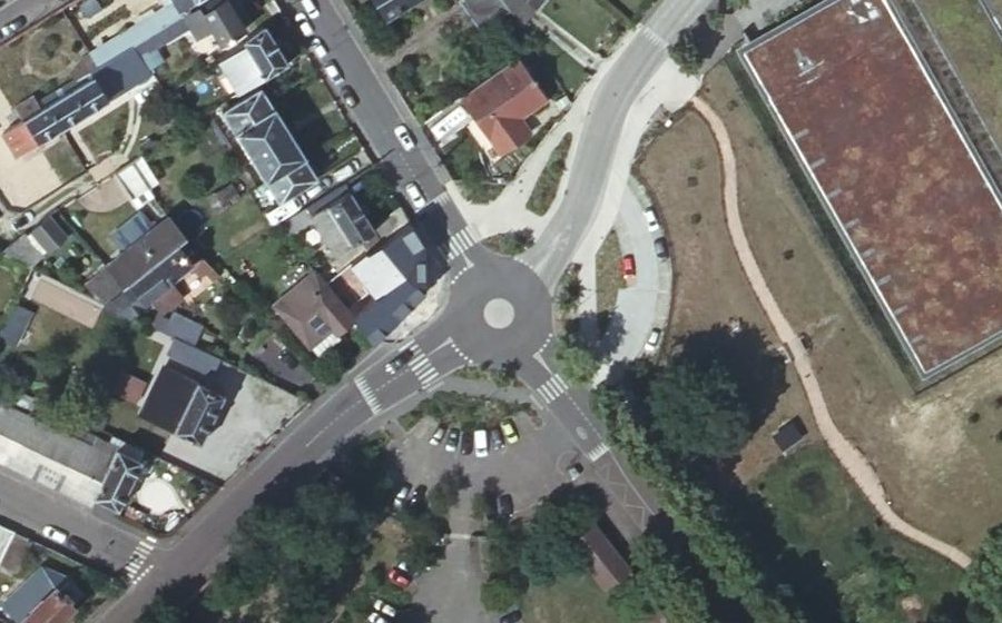 Vue aérienne du Mini-giratoire n°227216587