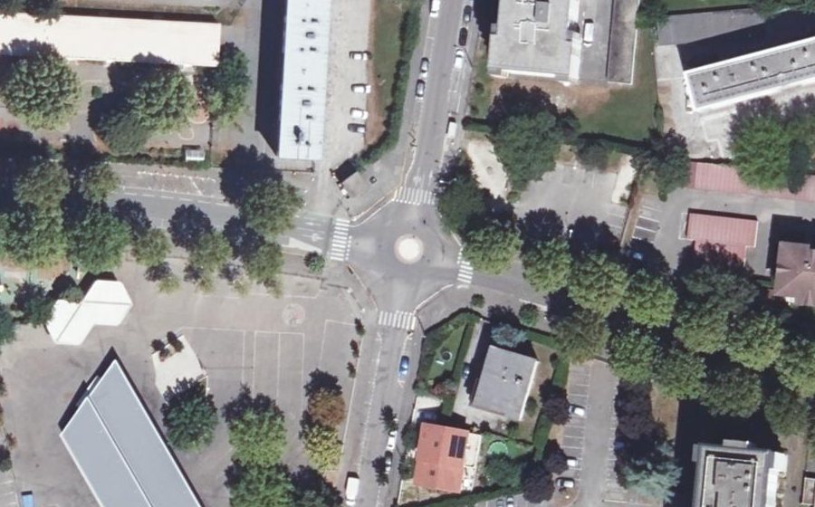 Vue aérienne du Mini-giratoire n°229091078