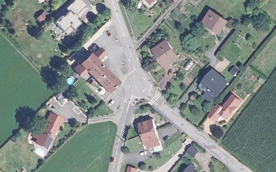 Vue aérienne du Mini-giratoire n°237684680