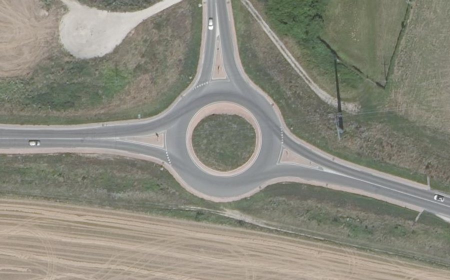 Vue aérienne du Rond-point anonyme n°1002402282