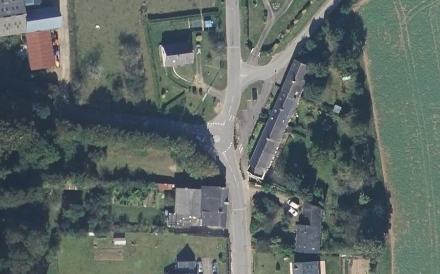 Vue aérienne du Mini-giratoire n°241881498