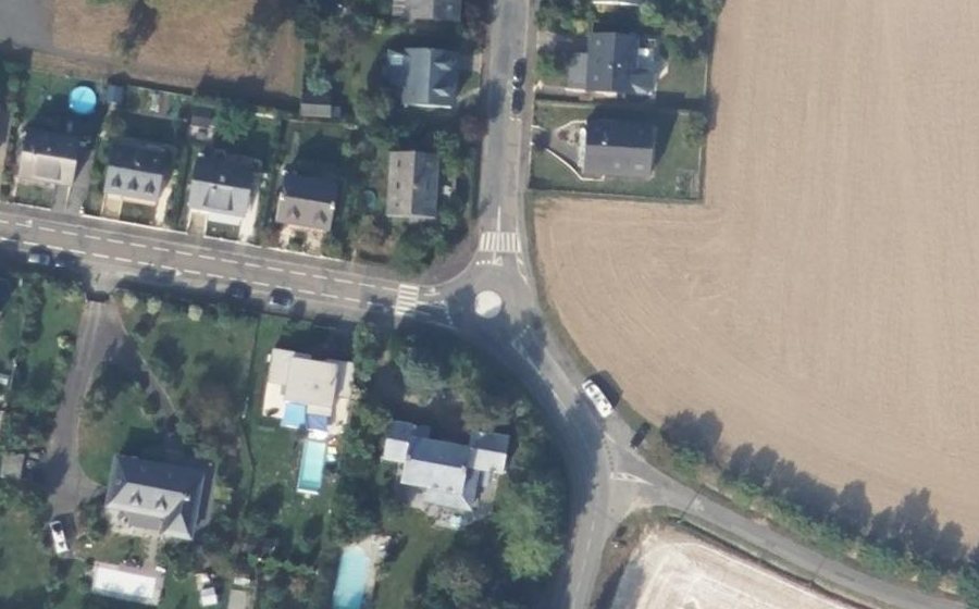 Vue aérienne du Mini-giratoire n°242405573
