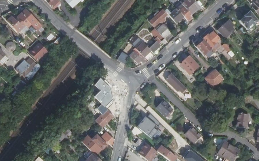 Vue aérienne du Mini-giratoire n°243349268