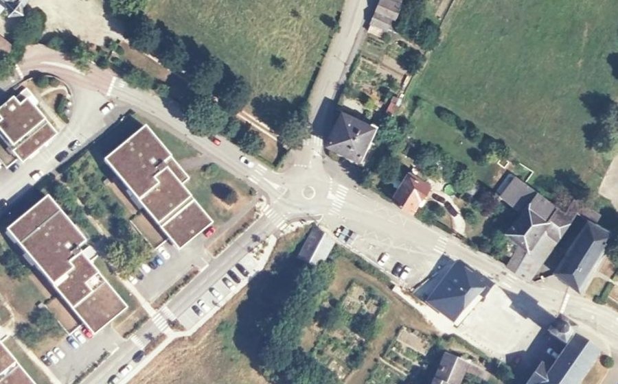 Vue aérienne du Mini-giratoire n°243635371
