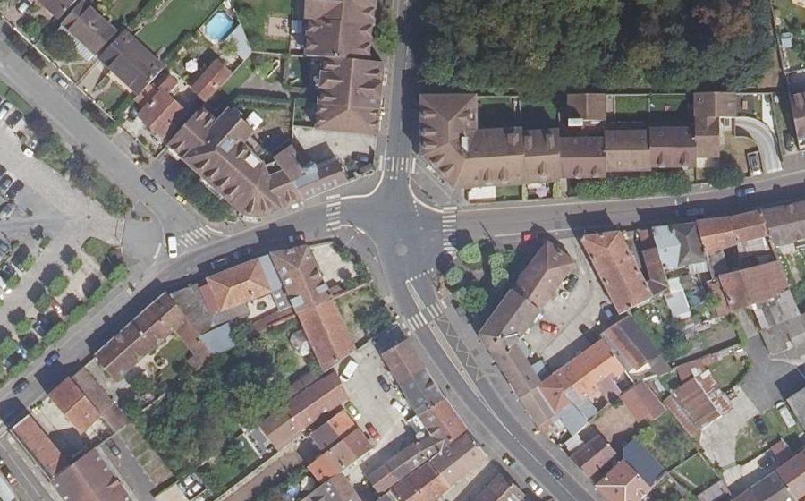 Vue aérienne du Mini-giratoire n°244063889