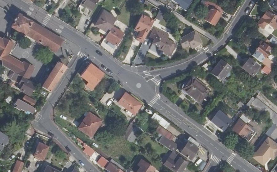 Vue aérienne du Mini-giratoire n°244885132