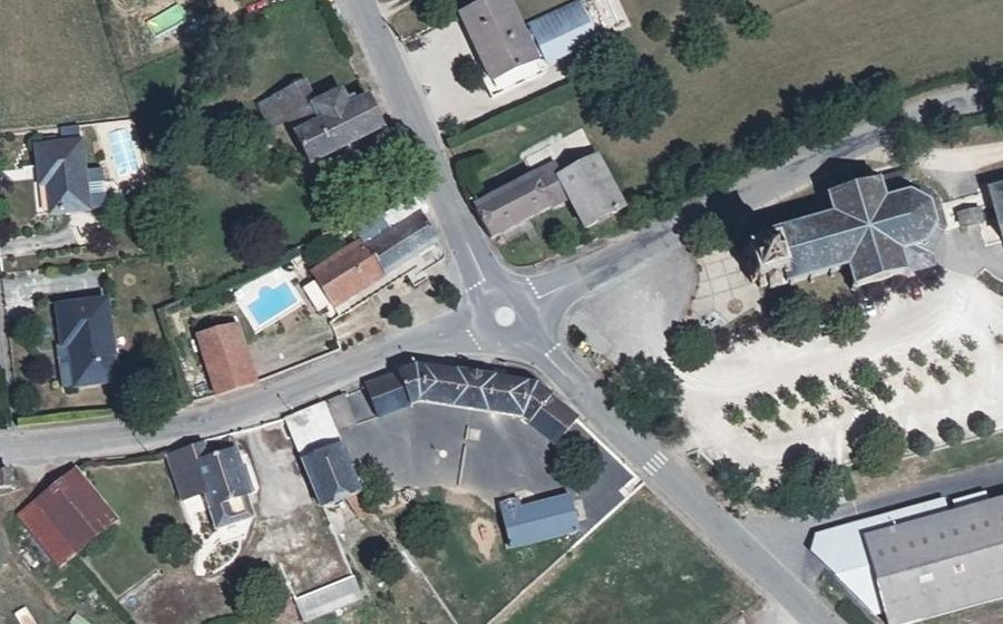 Vue aérienne du Mini-giratoire n°244938712