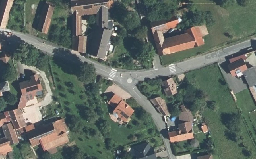 Vue aérienne du Mini-giratoire n°248077898