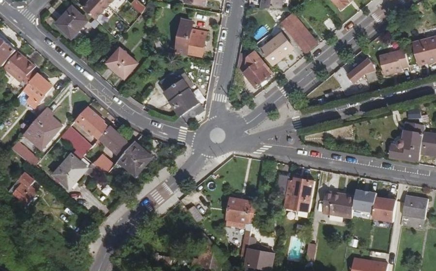 Vue aérienne du Mini-giratoire n°248174313
