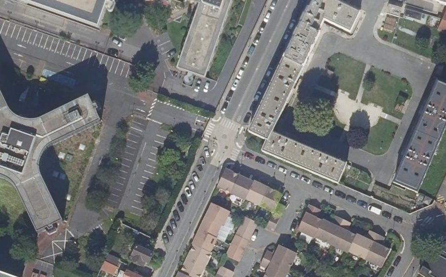 Vue aérienne du Mini-giratoire n°248780942