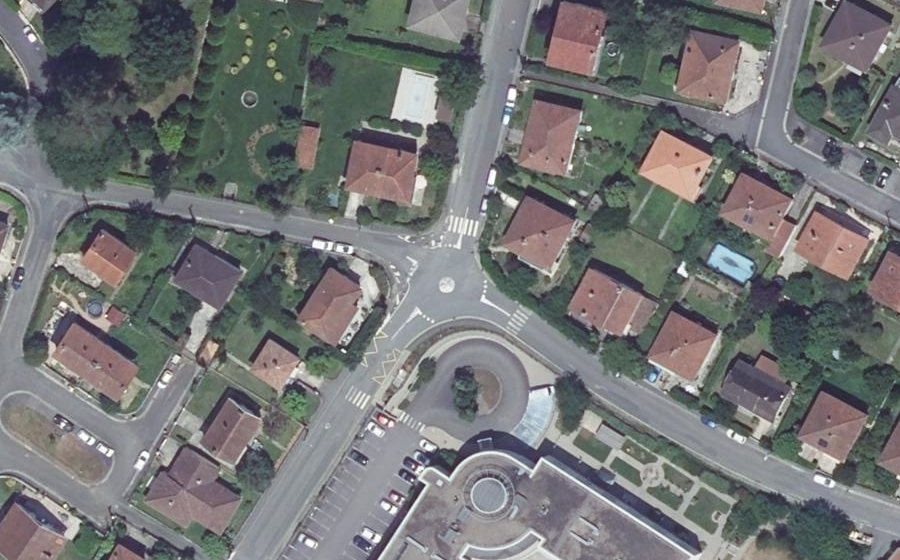 Vue aérienne du Mini-giratoire n°248960142