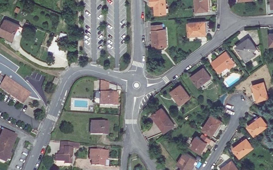 Vue aérienne du Mini-giratoire n°249078413