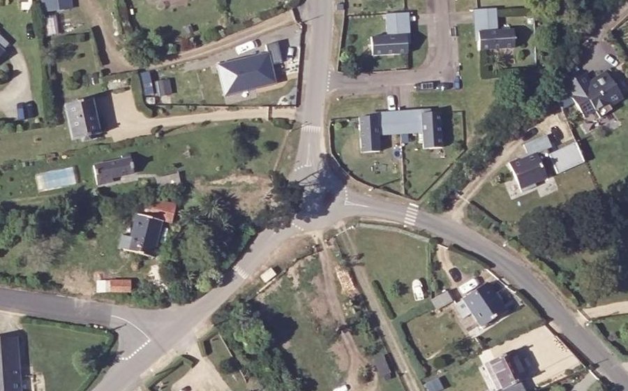 Vue aérienne du Mini-giratoire n°249141191