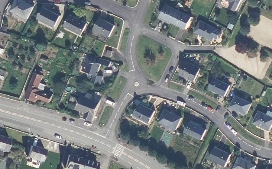 Vue aérienne du Mini-giratoire n°249733885