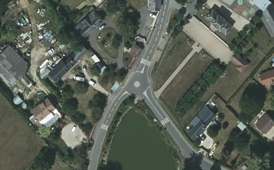 Vue aérienne du Mini-giratoire n°250660704