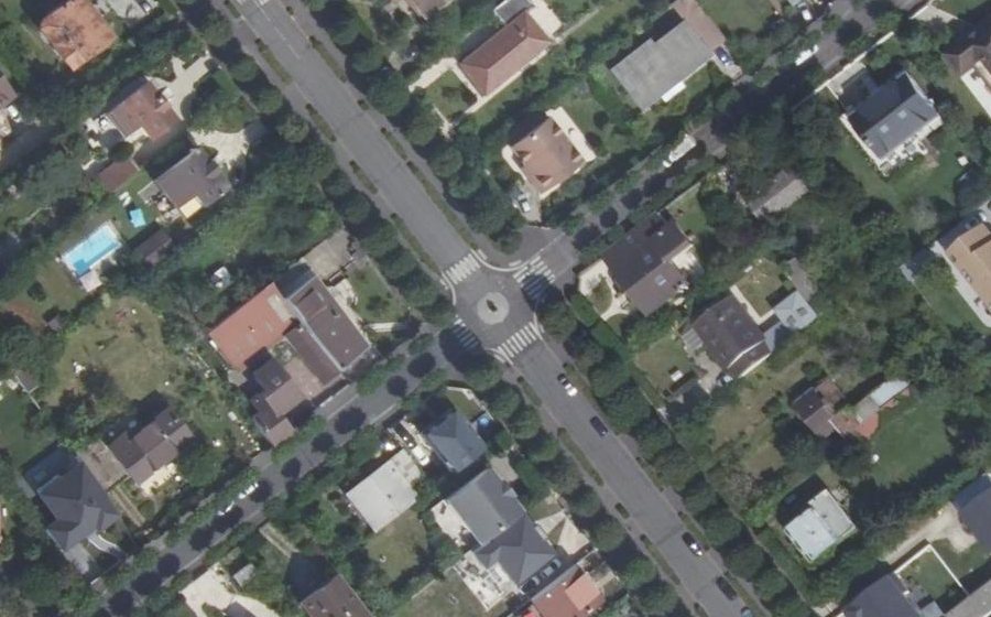 Vue aérienne du Mini-giratoire n°250997898
