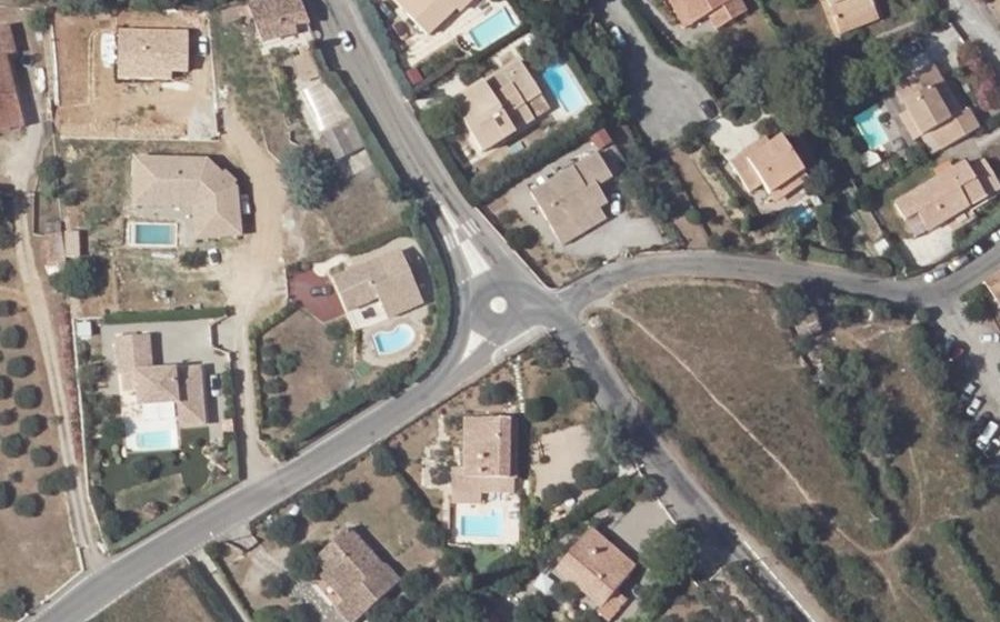 Vue aérienne du Mini-giratoire n°251341389