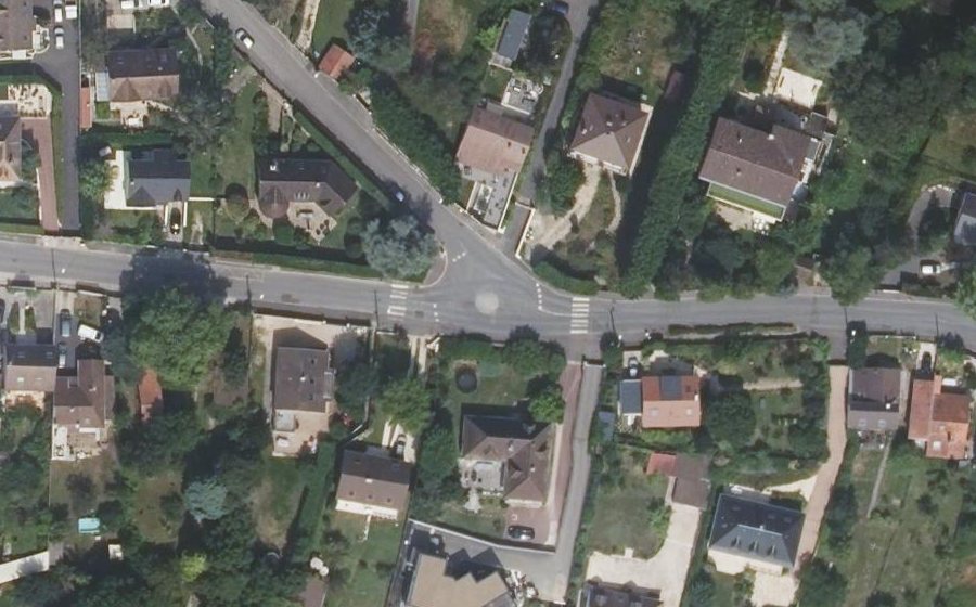 Vue aérienne du Mini-giratoire n°251691779