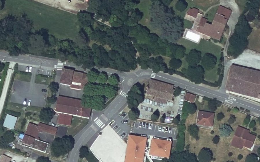 Vue aérienne du Mini-giratoire n°252138002