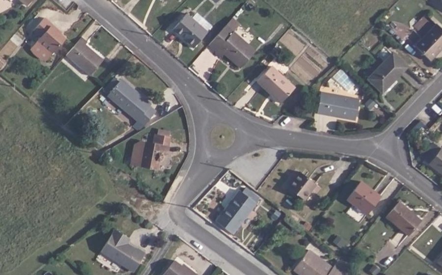 Vue aérienne du Mini-giratoire n°253262548