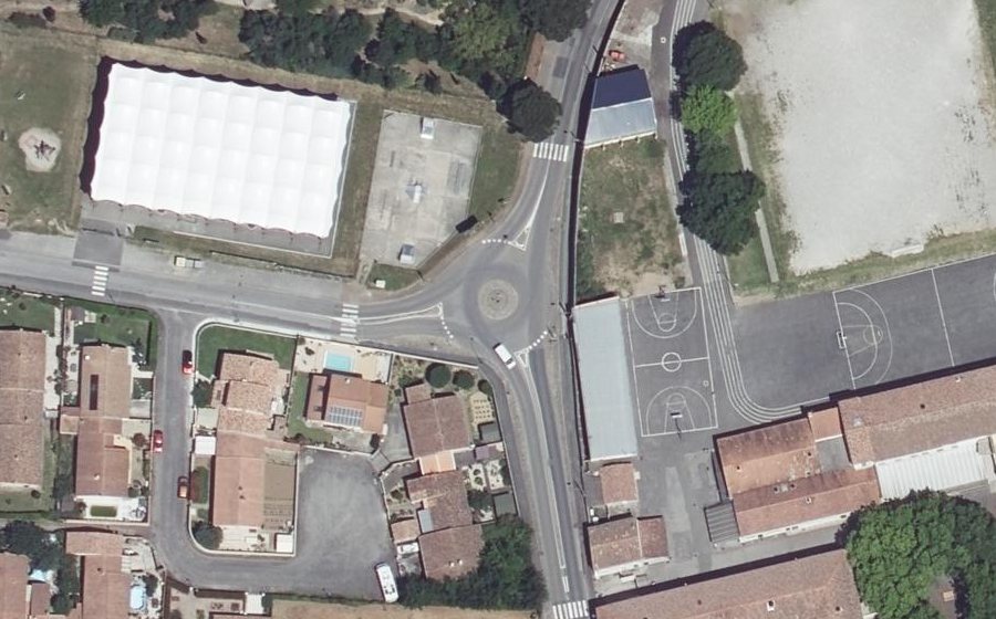 Vue aérienne du Mini-giratoire n°253387732
