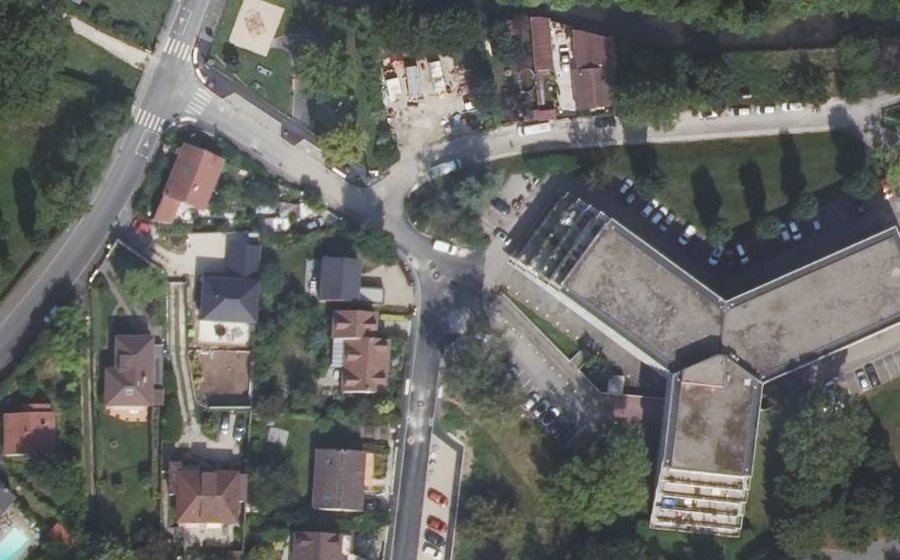 Vue aérienne du Mini-giratoire n°253738612