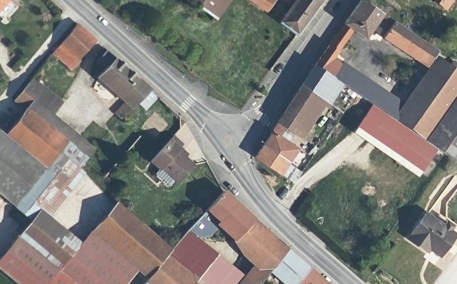 Vue aérienne du Mini-giratoire n°253836435