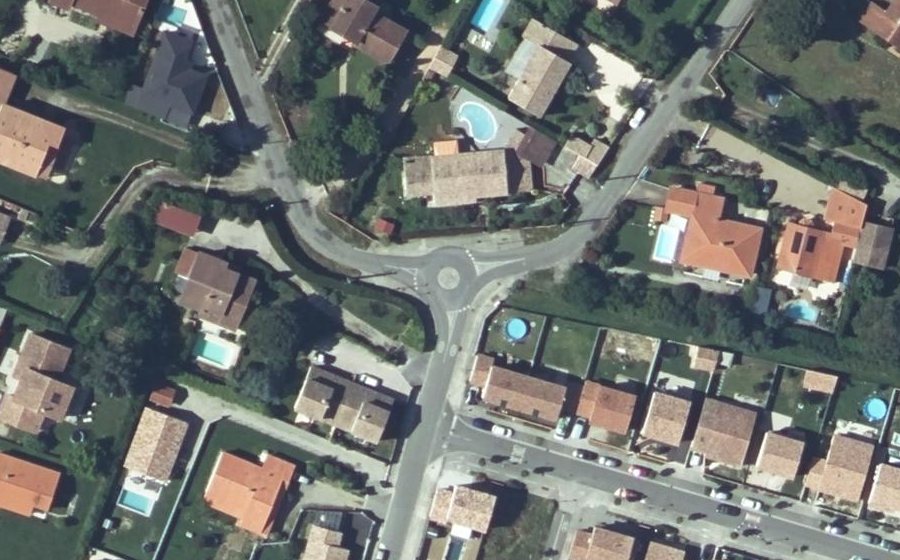 Vue aérienne du Mini-giratoire n°254033474
