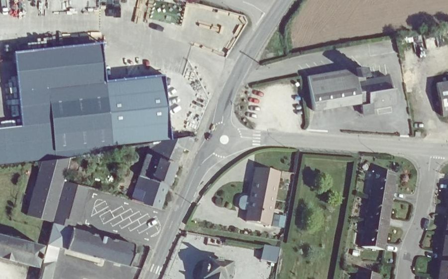 Vue aérienne du Mini-giratoire n°254098702