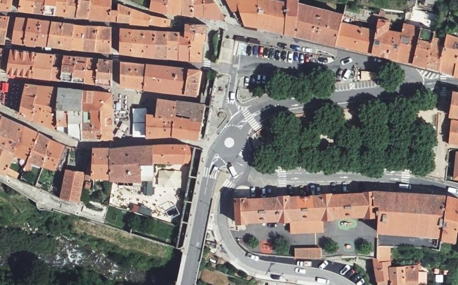 Vue aérienne du Mini-giratoire n°255685995