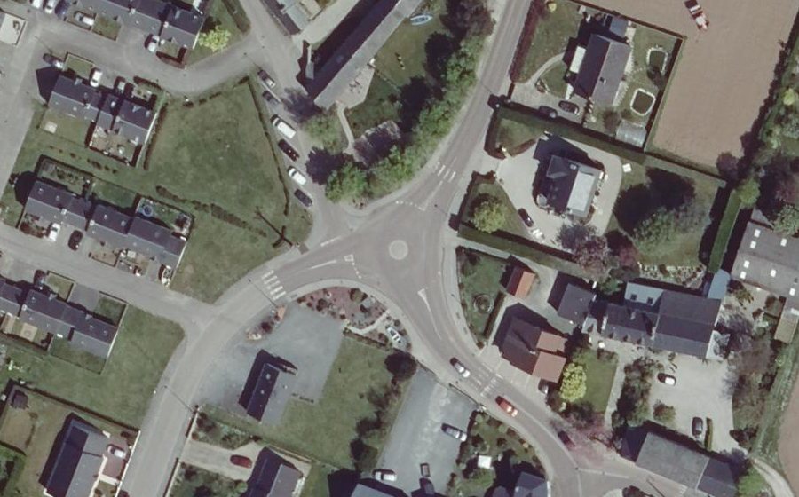 Vue aérienne du Mini-giratoire n°256486134